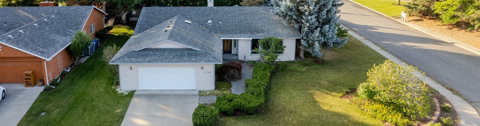 April Loop, Richland, Washington 99352, 3 Bedrooms Bedrooms, ,2 BathroomsBathrooms,Site Built-owned Lot,For Sale,April Loop,285196