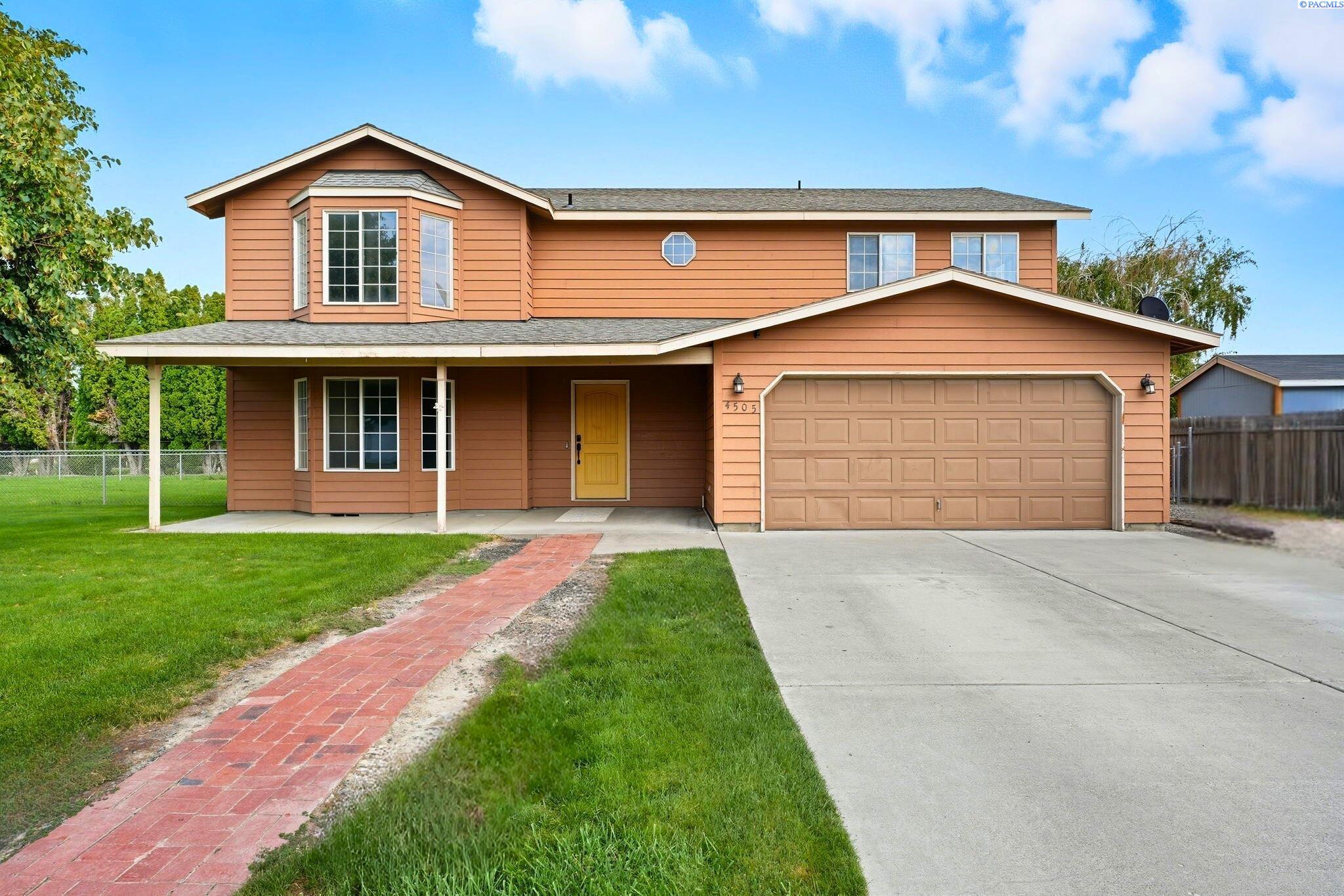 Dayton Ct., Kennewick, Washington 99337, 4 Bedrooms Bedrooms, 0 ,3 BathroomsBathrooms,Houses,For Sale,Dayton Ct.,0,285183