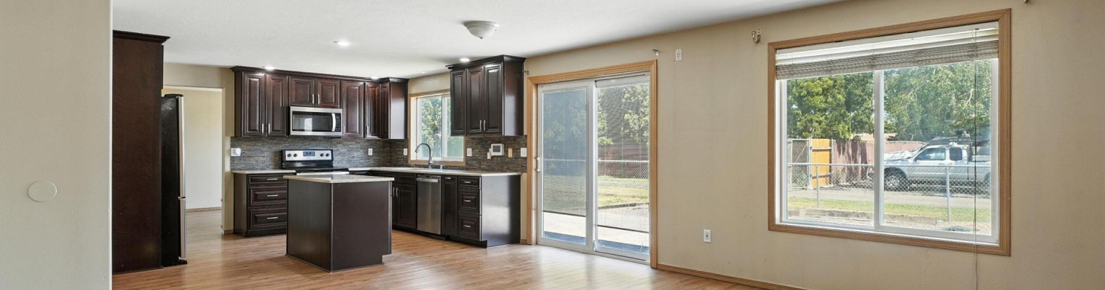 Dayton Ct., Kennewick, Washington 99337, 4 Bedrooms Bedrooms, ,3 BathroomsBathrooms,Site Built-owned Lot,For Sale,Dayton Ct.,285183