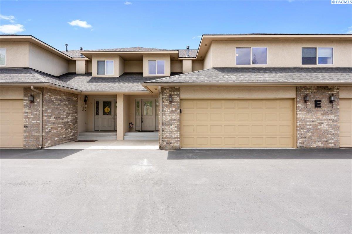 Canyon Lakes Dr. #E103, Kennewick, Washington 99337, 3 Bedrooms Bedrooms, 0 ,3 BathroomsBathrooms,Condos/townhomes,For Sale,Canyon Lakes Dr. #E103,0,285195