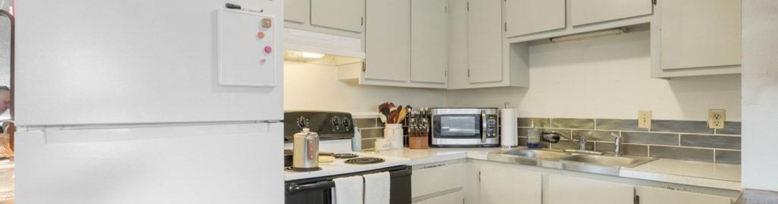 Thomas Street, Pullman, Washington 99163, 4 Bedrooms Bedrooms, ,2 BathroomsBathrooms,Duplex,For Sale,Thomas Street,285221