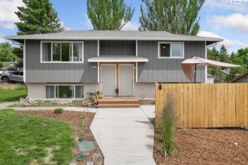 Thomas Street, Pullman, Washington 99163, 4 Bedrooms Bedrooms, ,2 BathroomsBathrooms,Duplex,For Sale,Thomas Street,285221