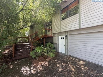 Riverside Dr, West Richland, Washington 99353, 4 Bedrooms Bedrooms, ,3 BathroomsBathrooms,For Sale,Riverside Dr,285225