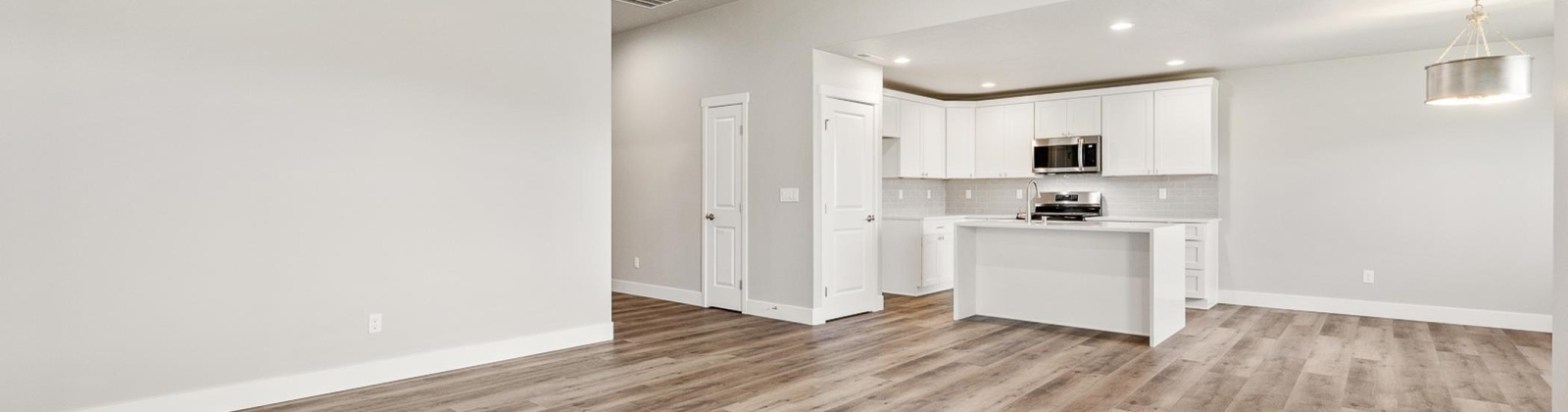 Quay St, Kennewick, Washington 99338, 3 Bedrooms Bedrooms, ,2 BathroomsBathrooms,Site Built-owned Lot,For Sale,Quay St,285223