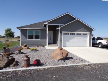 Johnson Rd, Prosser, Washington 99350, 3 Bedrooms Bedrooms, ,2 BathroomsBathrooms,Site Built-owned Lot,For Sale,Johnson Rd,285229