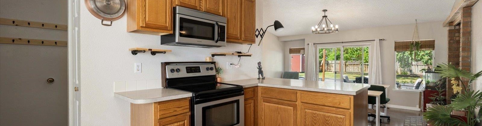 Zinser, Kennewick, Washington 99336, 3 Bedrooms Bedrooms, ,2 BathroomsBathrooms,Site Built-owned Lot,For Sale,Zinser,285230