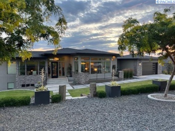 Grand Bluff Loop, Kennewick, Washington 99338, 4 Bedrooms Bedrooms, ,4 BathroomsBathrooms,Site Built-owned Lot,For Sale,Grand Bluff Loop,285259