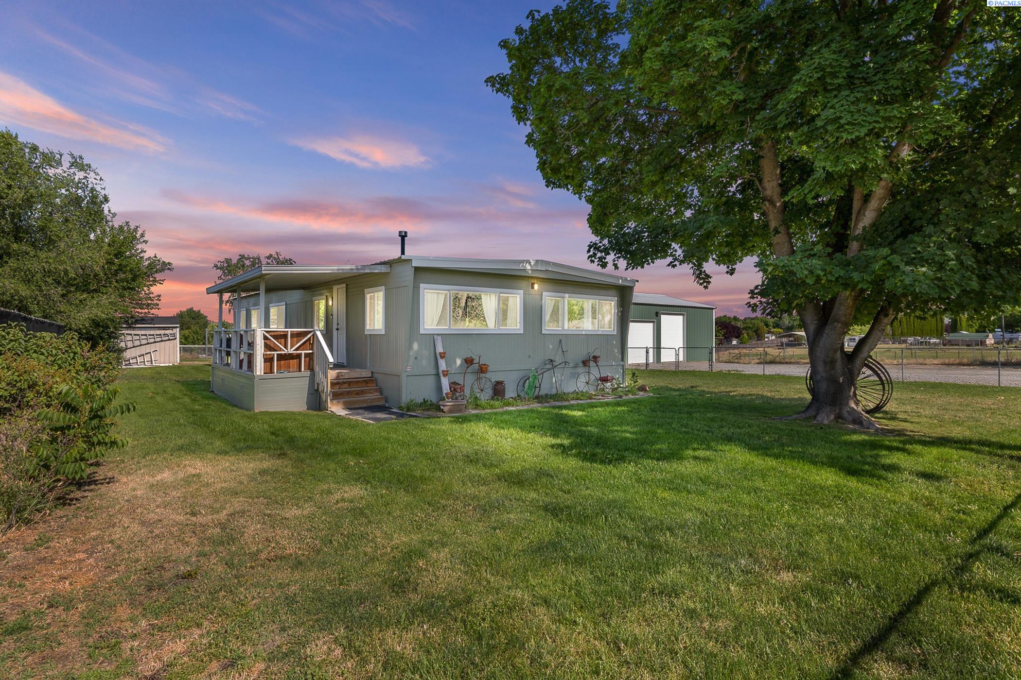 Cedar Street, Kennewick, Washington 99337, 4 Bedrooms Bedrooms, 0 ,3 BathroomsBathrooms,Manufactured Homes,For Sale,Cedar Street,0,284728