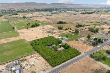 Old Inland Empire HWY, Prosser, Washington 99350, 3 Bedrooms Bedrooms, ,3 BathroomsBathrooms,Manufactured-owned Lot,For Sale,Old Inland Empire HWY,285311