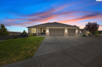 40th, Kennewick, Washington 99338, 3 Bedrooms Bedrooms, ,2 BathroomsBathrooms,Site Built-owned Lot,For Sale,40th,285337