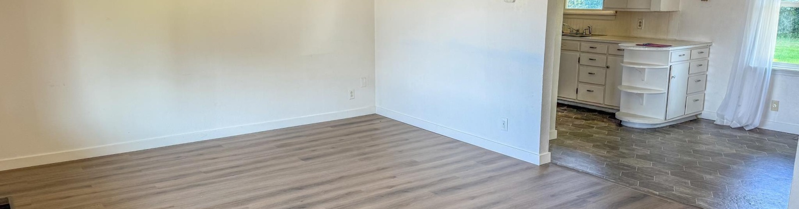 Rainier Ave, Grandview, Washington 98930, 3 Bedrooms Bedrooms, ,1 BathroomBathrooms,Site Built-owned Lot,For Sale,Rainier Ave,285335