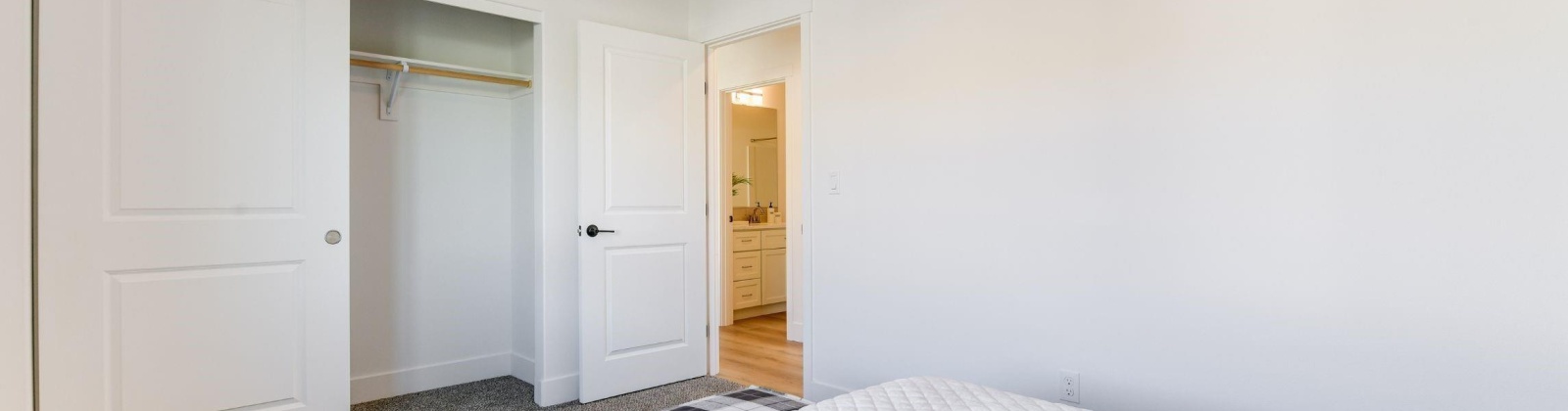 Castlewood Ct, Grandview, Washington 98930, 3 Bedrooms Bedrooms, ,2 BathroomsBathrooms,Site Built-owned Lot,For Sale,Castlewood Ct,285333