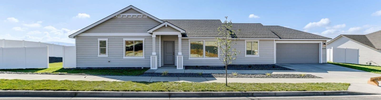 Castlewood Ct, Grandview, Washington 98930, 3 Bedrooms Bedrooms, ,2 BathroomsBathrooms,Site Built-owned Lot,For Sale,Castlewood Ct,285333