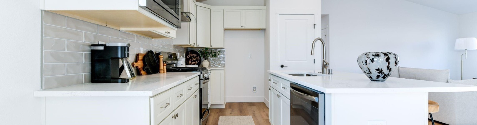 Castlewood Ct, Grandview, Washington 98930, 3 Bedrooms Bedrooms, ,2 BathroomsBathrooms,Site Built-owned Lot,For Sale,Castlewood Ct,285333
