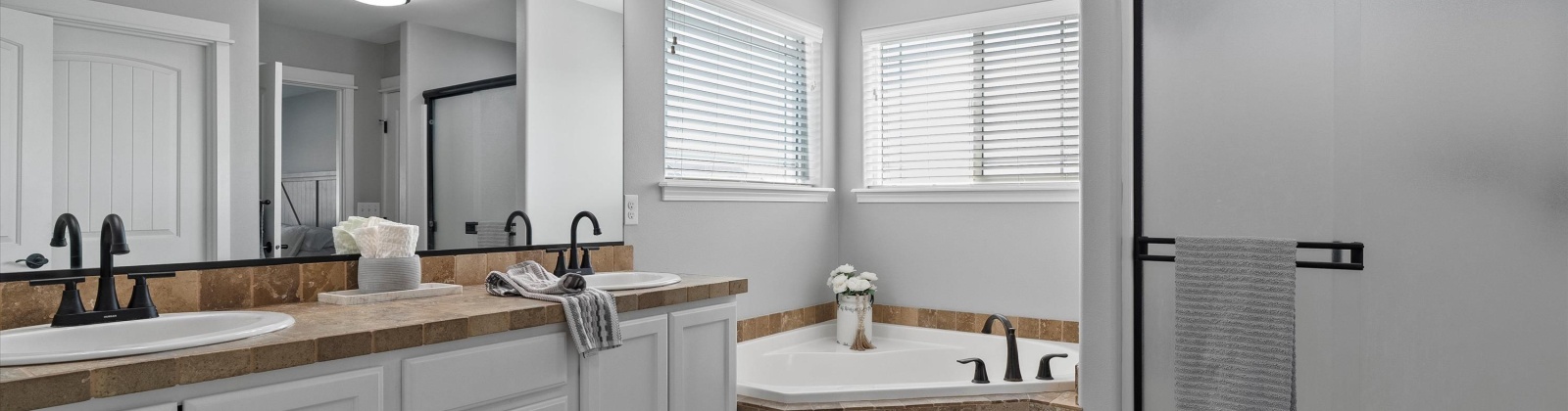 Edison Street, Connell, Washington 99326, 5 Bedrooms Bedrooms, ,3 BathroomsBathrooms,Site Built-owned Lot,For Sale,Edison Street,285326