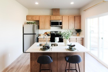 8th Avenue, Othello, Washington 99327, 2 Bedrooms Bedrooms, ,2 BathroomsBathrooms,Apartment Complex,For Rent,8th Avenue,285349