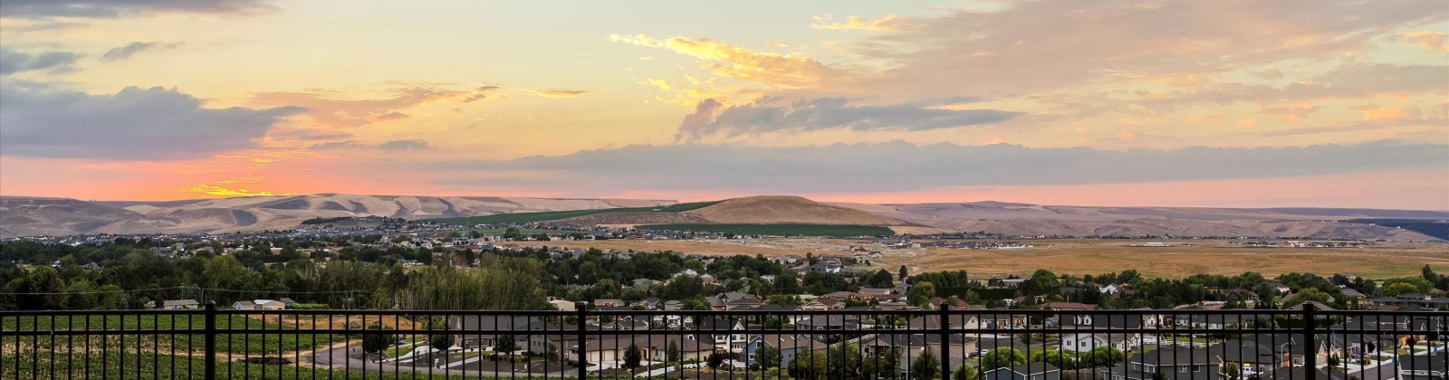Legacy Ln, Richland, Washington 99352, 5 Bedrooms Bedrooms, ,4 BathroomsBathrooms,For Sale,Legacy Ln,285385
