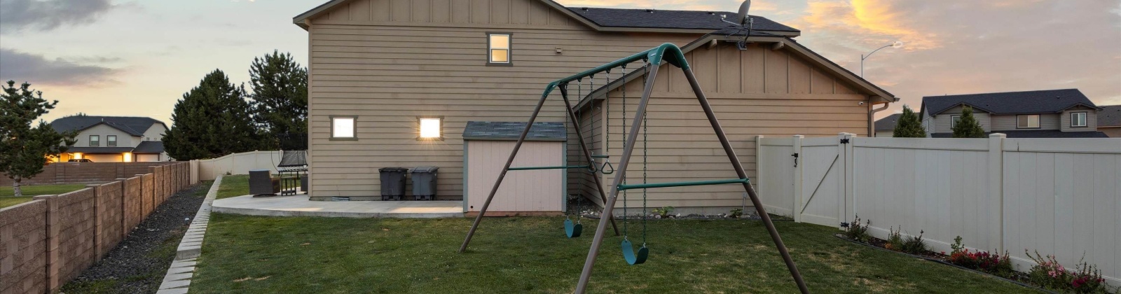 Dawes, Kennewick, Washington 99338, 3 Bedrooms Bedrooms, ,3 BathroomsBathrooms,For Sale,Dawes,285393