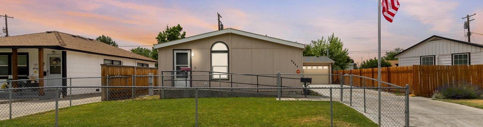 Potter, Richland, Washington 99354, 4 Bedrooms Bedrooms, ,2 BathroomsBathrooms,For Sale,Potter,285410
