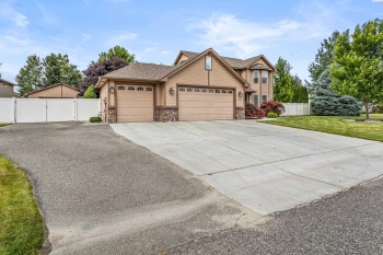 Thynewood Lp, West Richland, Washington 99353, 4 Bedrooms Bedrooms, ,3 BathroomsBathrooms,For Sale,Thynewood Lp,285412