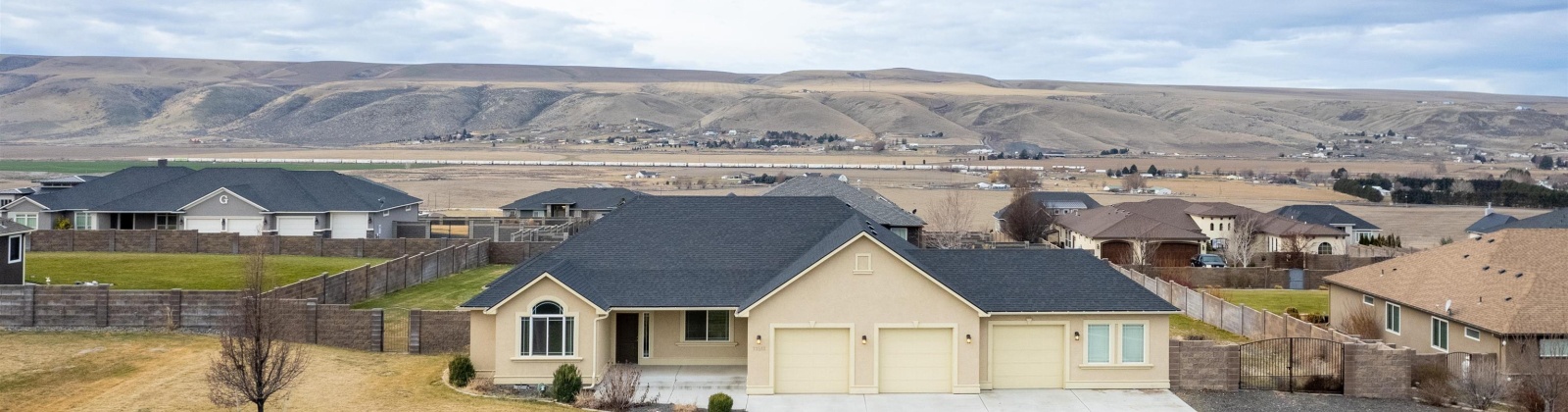 Reata Rd, Kennewick, Washington 99338, 4 Bedrooms Bedrooms, ,3 BathroomsBathrooms,For Sale,Reata Rd,285417
