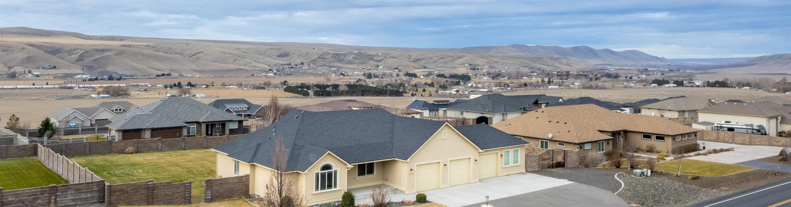 Reata Rd, Kennewick, Washington 99338, 4 Bedrooms Bedrooms, ,3 BathroomsBathrooms,For Sale,Reata Rd,285417