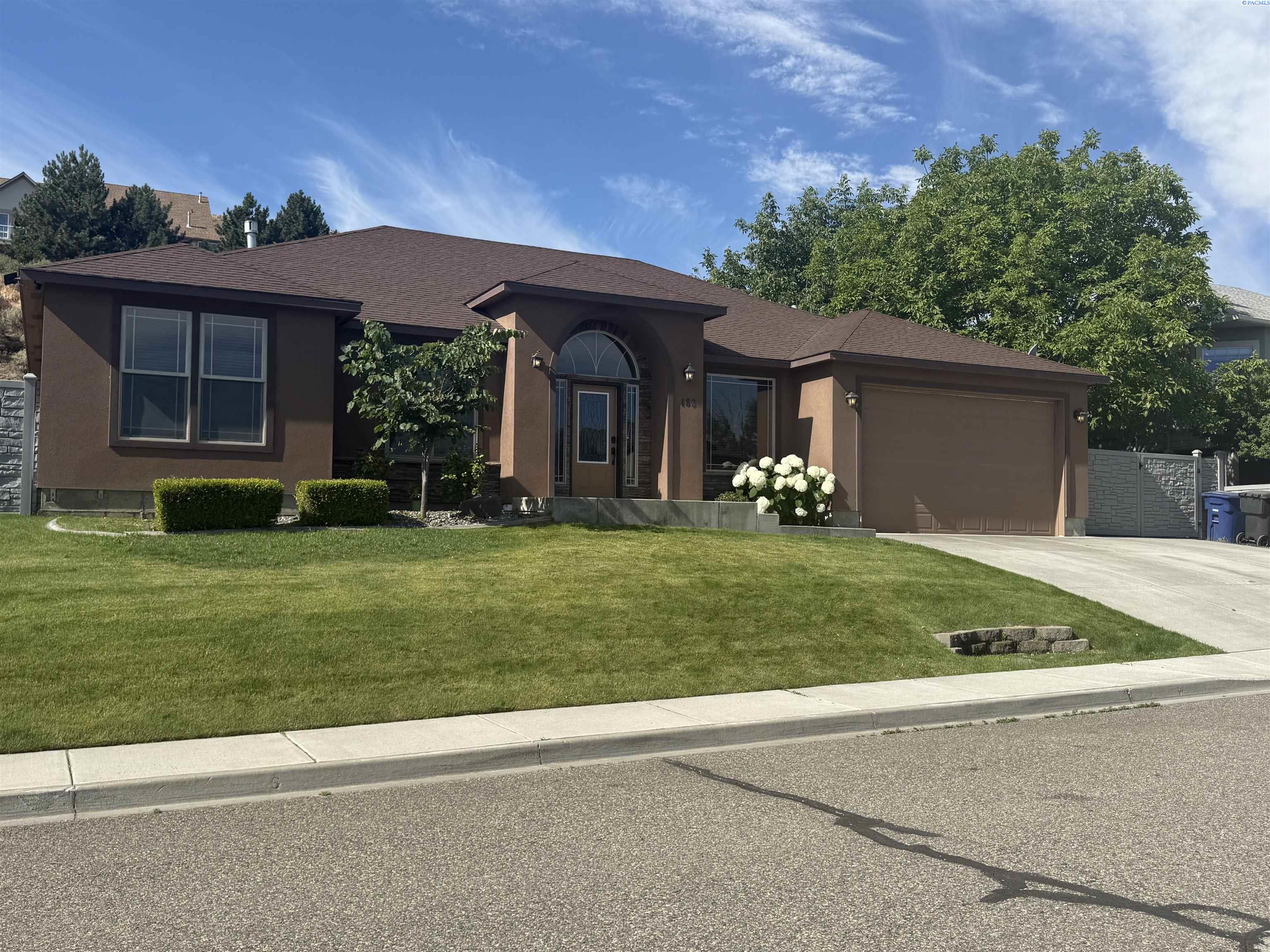 Aimee Dr, Richland, Washington 99352, 4 Bedrooms Bedrooms, 0 ,3 BathroomsBathrooms,Houses,For Sale,Aimee Dr,0,285419