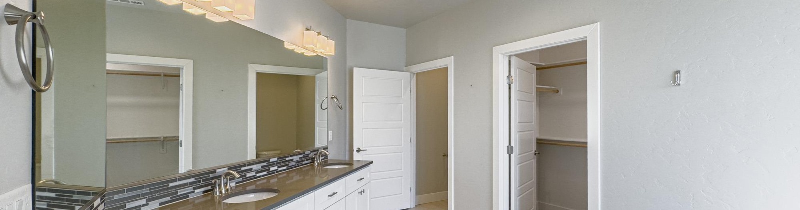Thebes St, West Richland, Washington 99353, 5 Bedrooms Bedrooms, ,3 BathroomsBathrooms,For Sale,Thebes St,285428