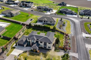 Reata Rd., Kennewick, Washington 99338, 4 Bedrooms Bedrooms, ,5 BathroomsBathrooms,For Sale,Reata Rd.,283265