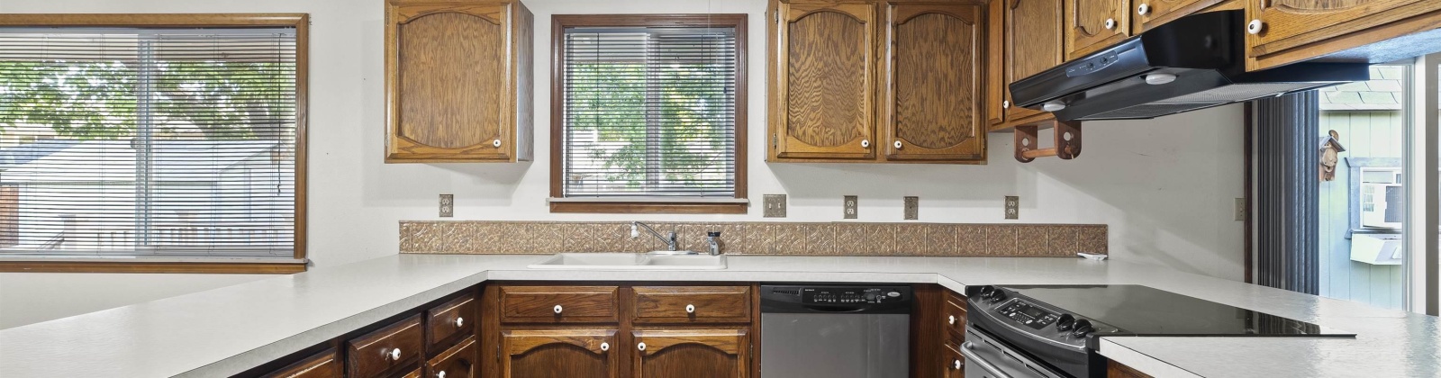 Deschutes Pl, Kennewick, Washington 99336, 3 Bedrooms Bedrooms, ,2 BathroomsBathrooms,For Sale,Deschutes Pl,285449