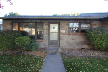 Palouse Street, Kennewick, Washington 99336, 2 Bedrooms Bedrooms, ,1 BathroomBathrooms,Commercial,For Rent,Palouse Street,285470