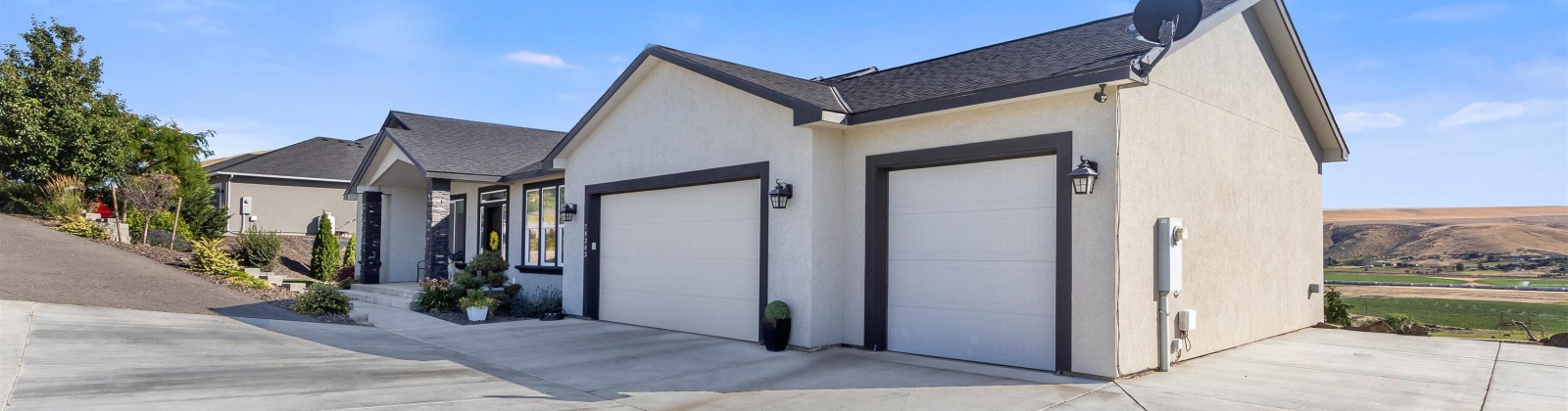 Grand Bluff Lp, Kennewick, Washington 99338, 4 Bedrooms Bedrooms, ,3 BathroomsBathrooms,For Sale,Grand Bluff Lp,285494