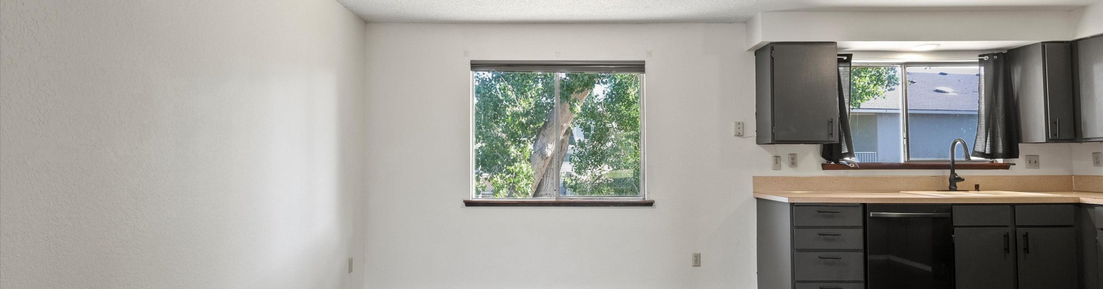 W 16th Ave, Kennewick, Washington 99337, 4 Bedrooms Bedrooms, ,2 BathroomsBathrooms,For Sale,W 16th Ave,285469