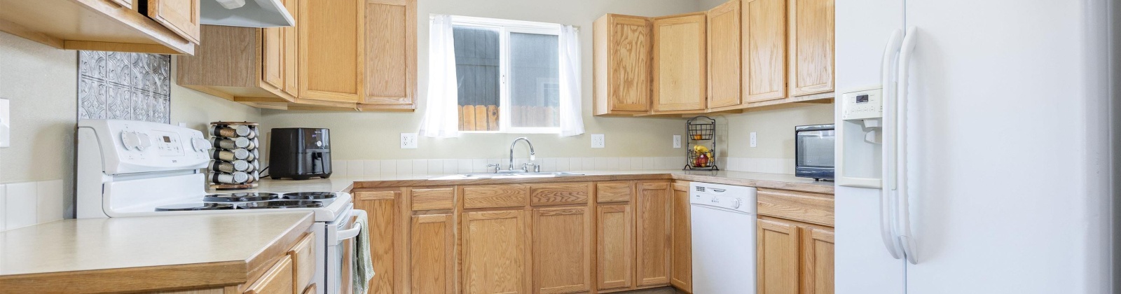 Arteaga Circle, Grandview, Washington 98930, 3 Bedrooms Bedrooms, ,2 BathroomsBathrooms,For Sale,Arteaga Circle,285503