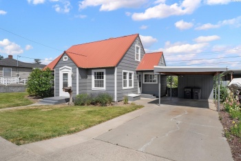 Hemlock Ave, Sunnyside, Washington 98944, 3 Bedrooms Bedrooms, ,2 BathroomsBathrooms,For Sale,Hemlock Ave,285106