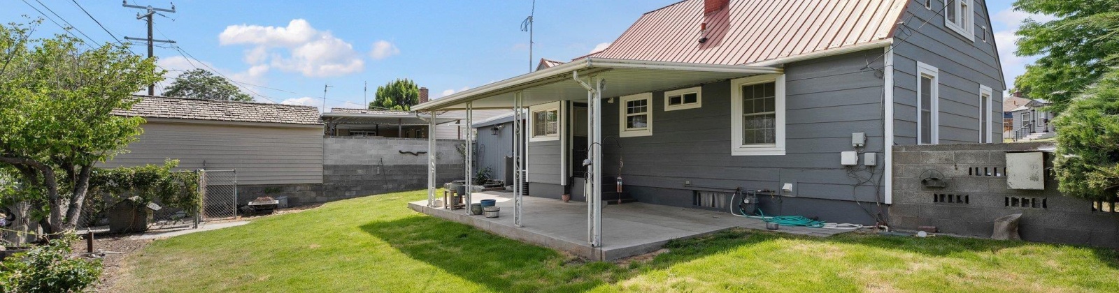Hemlock Ave, Sunnyside, Washington 98944, 3 Bedrooms Bedrooms, ,2 BathroomsBathrooms,For Sale,Hemlock Ave,285106