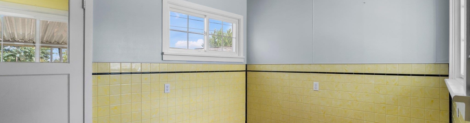 Hemlock Ave, Sunnyside, Washington 98944, 3 Bedrooms Bedrooms, ,2 BathroomsBathrooms,For Sale,Hemlock Ave,285106
