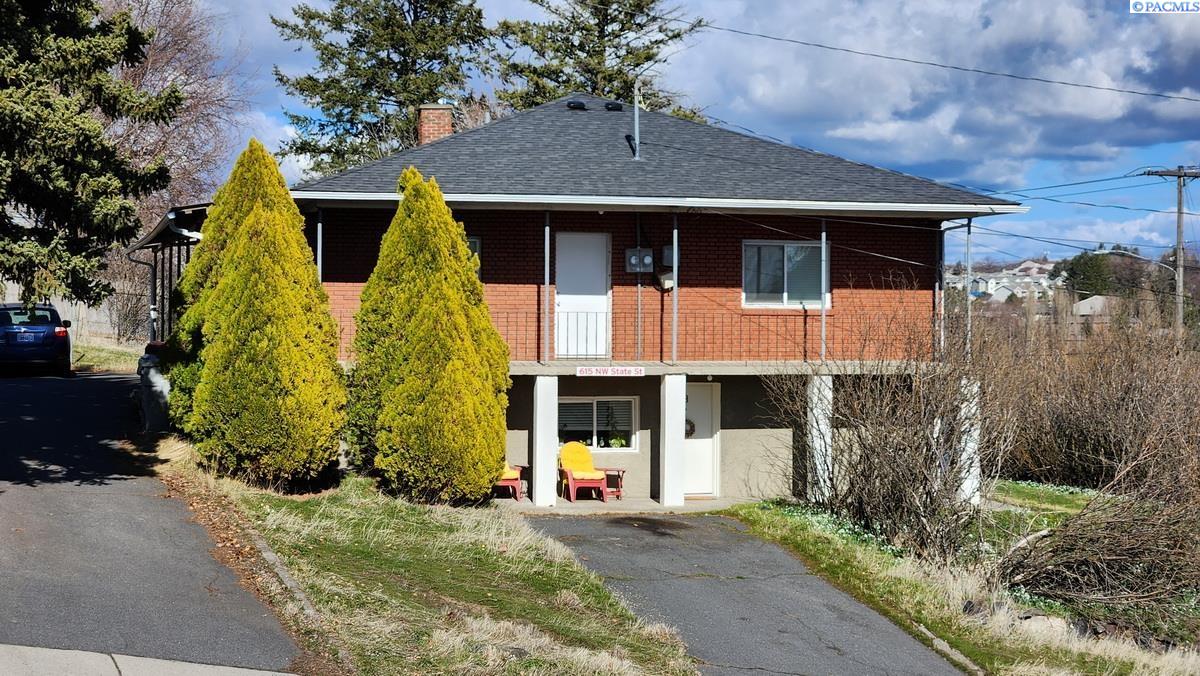 State Street, Pullman, Washington 99163, 7 Bedrooms Bedrooms, 0 ,3 BathroomsBathrooms,Multi-family,For Sale,State Street,0,285548