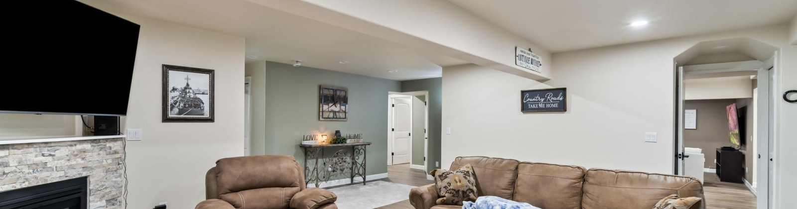 Ledbetter Street, Kennewick, Washington 99337, 4 Bedrooms Bedrooms, ,5 BathroomsBathrooms,For Sale,Ledbetter Street,285573