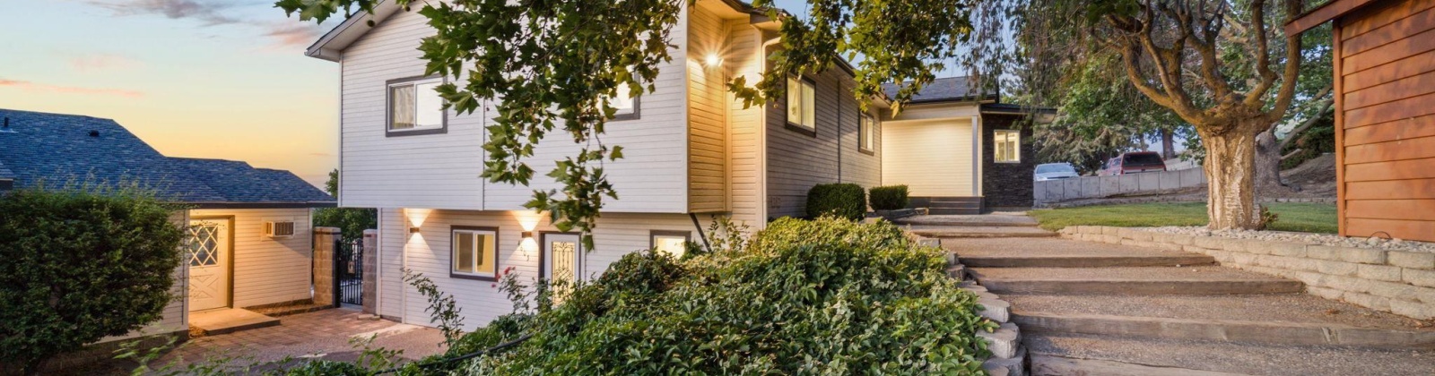 Ledbetter Street, Kennewick, Washington 99337, 4 Bedrooms Bedrooms, ,5 BathroomsBathrooms,For Sale,Ledbetter Street,285573
