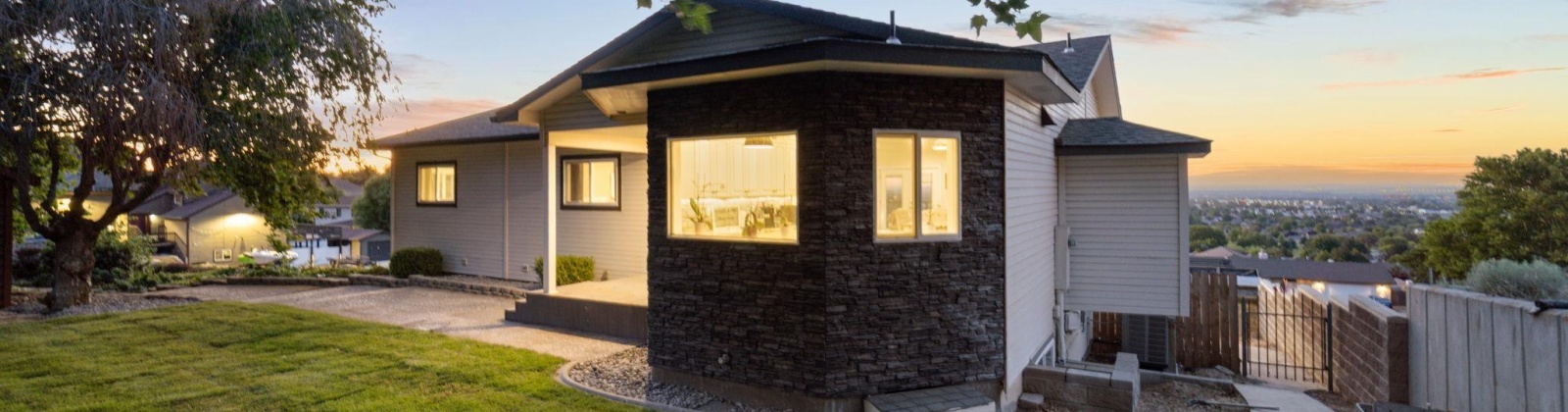 Ledbetter Street, Kennewick, Washington 99337, 4 Bedrooms Bedrooms, ,5 BathroomsBathrooms,For Sale,Ledbetter Street,285573