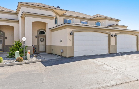 Condos/townhomes For Sale
