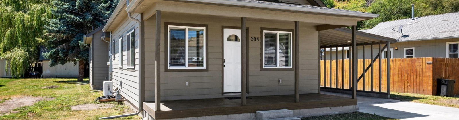 8th St, Colfax, Washington 99111, 3 Bedrooms Bedrooms, ,2 BathroomsBathrooms,For Sale,8th St,285583