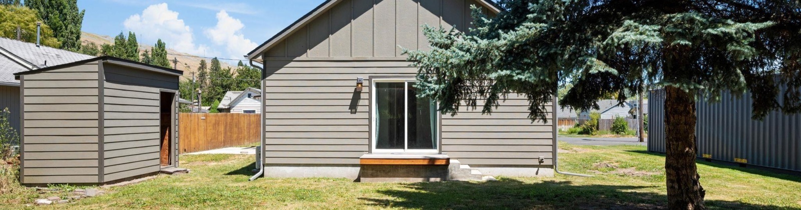 8th St, Colfax, Washington 99111, 3 Bedrooms Bedrooms, ,2 BathroomsBathrooms,For Sale,8th St,285583
