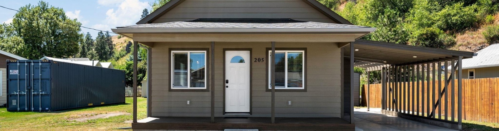 8th St, Colfax, Washington 99111, 3 Bedrooms Bedrooms, ,2 BathroomsBathrooms,For Sale,8th St,285583
