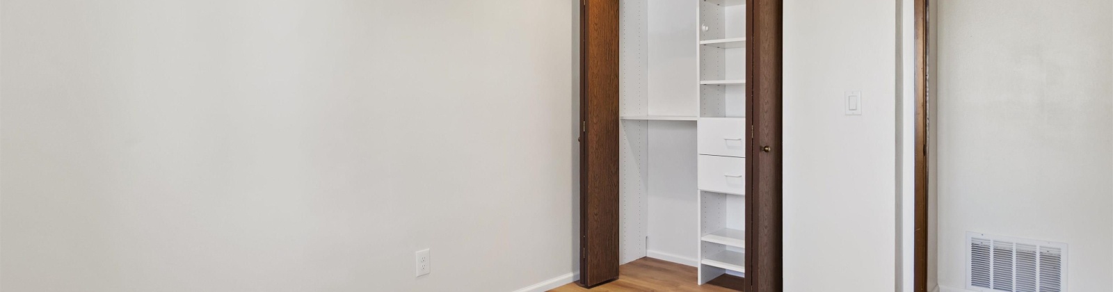 Quincy St Unit J, Kennewick, Washington 99336, 2 Bedrooms Bedrooms, ,1 BathroomBathrooms,Condos/townhomes,For Sale,Quincy St Unit J,285586