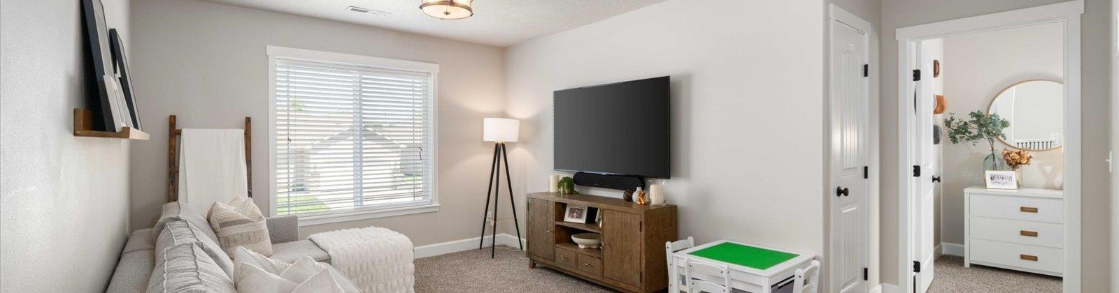 17th Place, Kennewick, Washington 99338, 4 Bedrooms Bedrooms, ,3 BathroomsBathrooms,For Sale,17th Place,285595