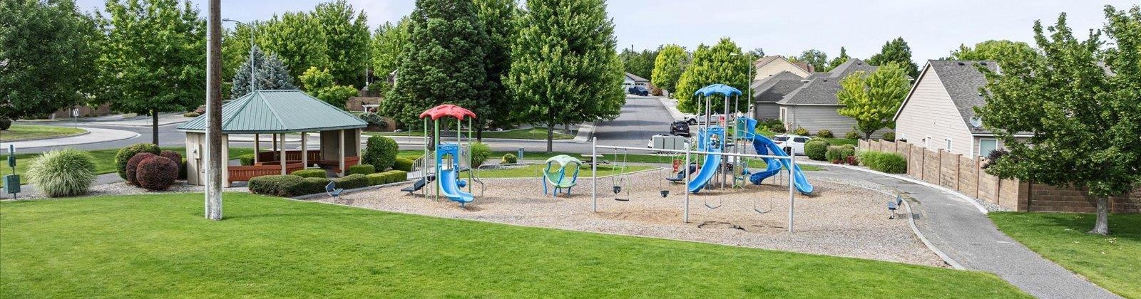 15th, Kennewick, Washington 99338, 3 Bedrooms Bedrooms, ,2 BathroomsBathrooms,For Sale,15th,285611
