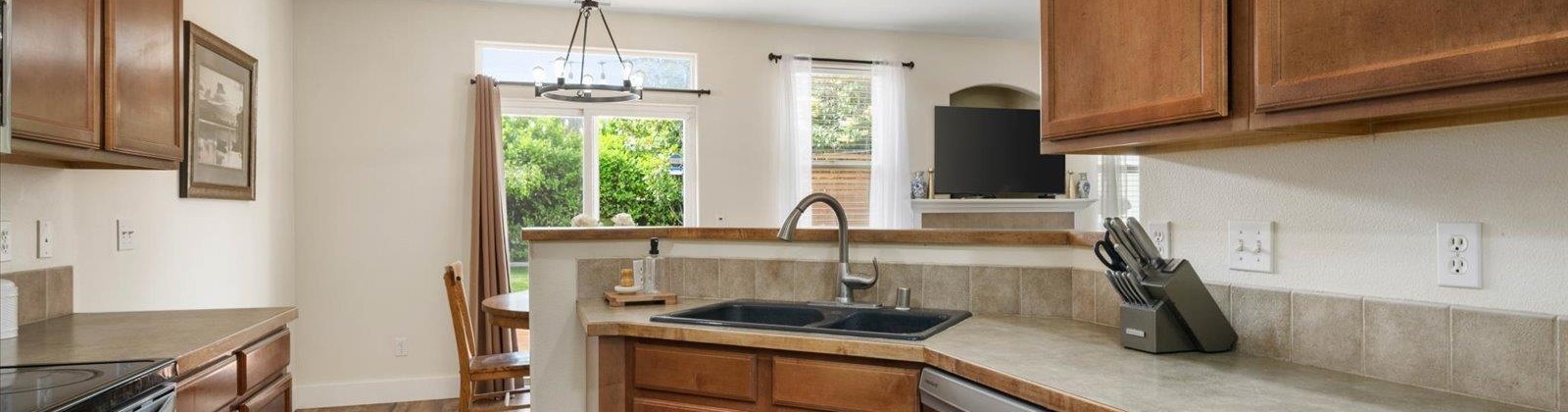 15th, Kennewick, Washington 99338, 3 Bedrooms Bedrooms, ,2 BathroomsBathrooms,For Sale,15th,285611
