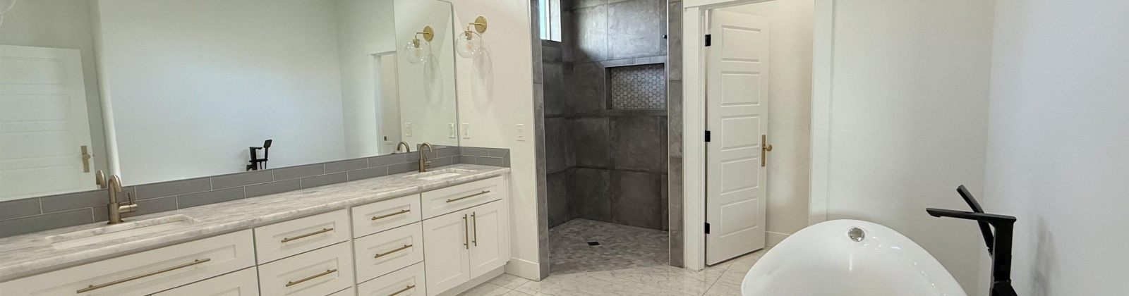 Royce Ln, Pasco, Washington 99301, 4 Bedrooms Bedrooms, ,3 BathroomsBathrooms,For Sale,Royce Ln,285614